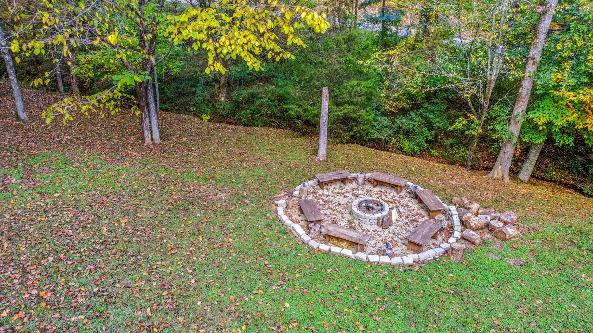 Relaxation Retreat - Pickleball Cabin - Wi-Fi, Fire Pit With Bar, Ev, Game Room, Hot Tub, Pool Access - Mins To Pf سيفيرفيل المظهر الخارجي الصورة